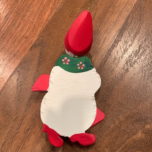 Painted wooden Snowman ornament - Picture 3 of 5